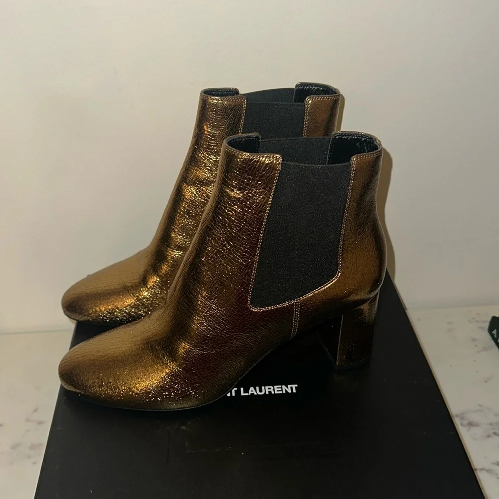RARE Saint Laurent mid-heel leather boot in super crack/nero lucido.  Size 9 - Picture 5 of 9